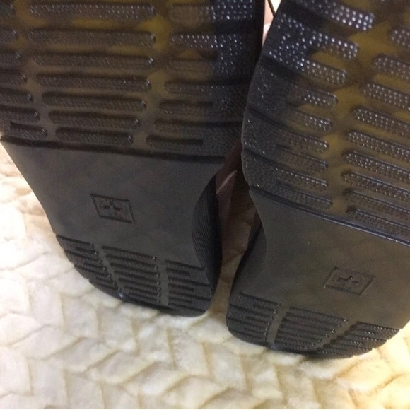 Dr Martens Tan Leather combat Boots - Picture 3 of 9